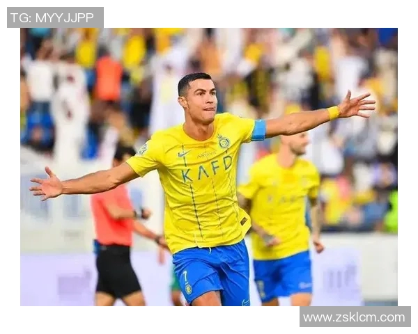 用碎手机拼搏成名的足球明星背后的励志故事与奋斗历程