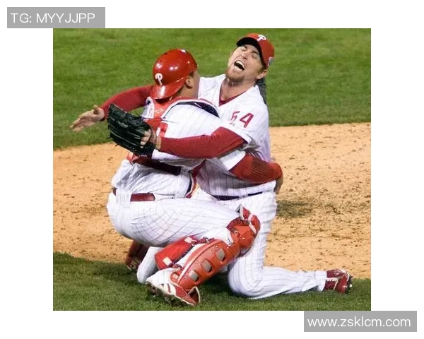 篮球场上足球明星的精彩表现引发全场观众热烈反响与讨论