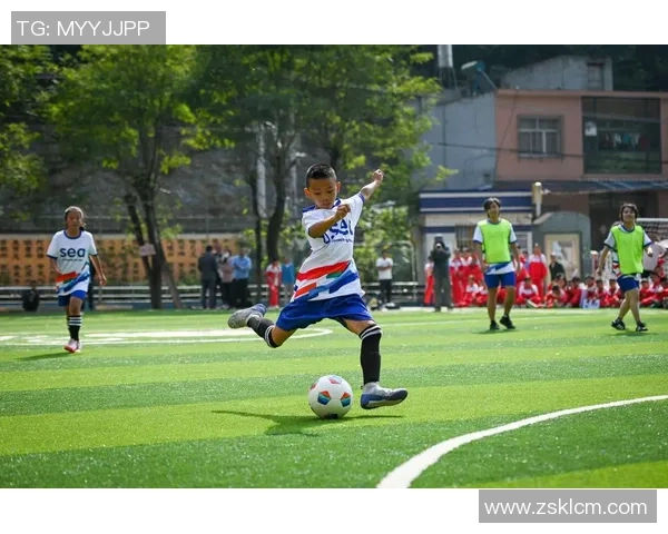 张世航足球之路:从青涩少年到职业球员的成长故事与梦想追逐 张世航足球之路:从青涩少年到职业球员的成长故事与梦想追逐